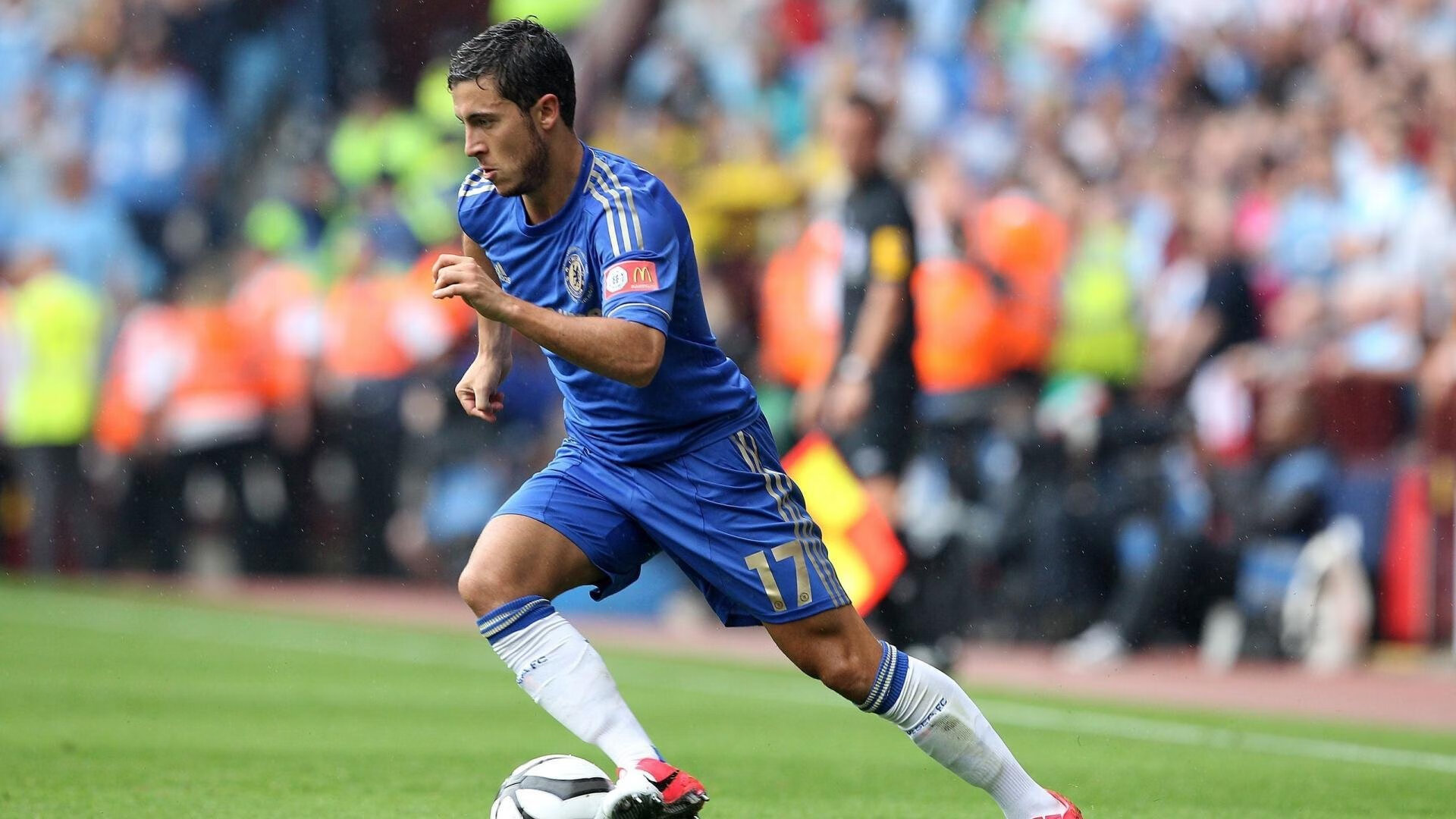 爱游戏娱乐-本泽马关键进球，皇马绝杀巴塞罗那